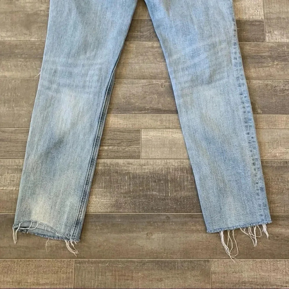 Old Navy Jeans Distressed Boyfriend Straight Leg Light Wash Size 4 Tall - Picture 8 of 10